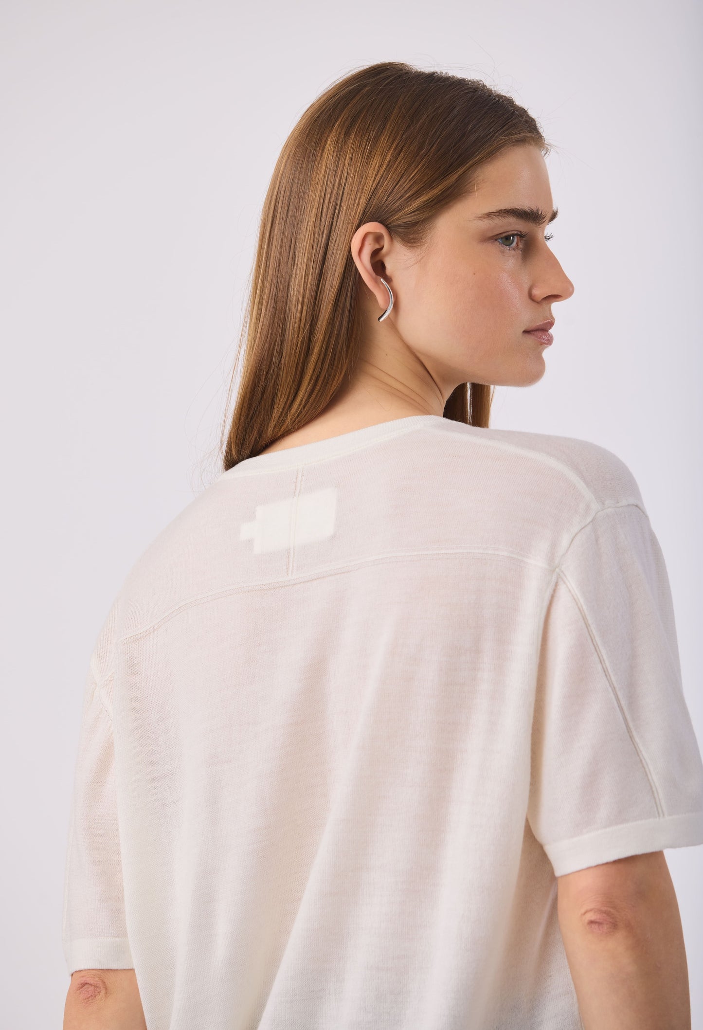 PHOEBE DEEP V S/S TEE CHALK