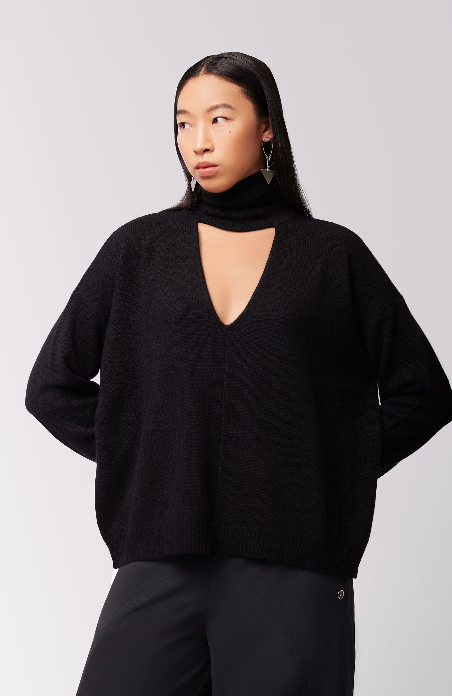 CHLOE CHASHMERE TURTLENECK THUNDER BLACK